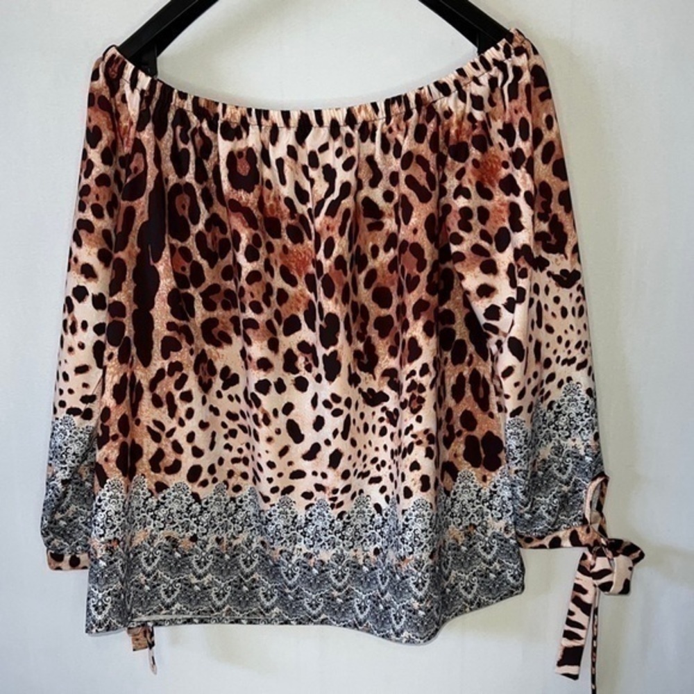 Shein Curve plus size 1X Animal print peasant top 3/4 sleeve tie sleeves unique. - Picture 2 of 6
